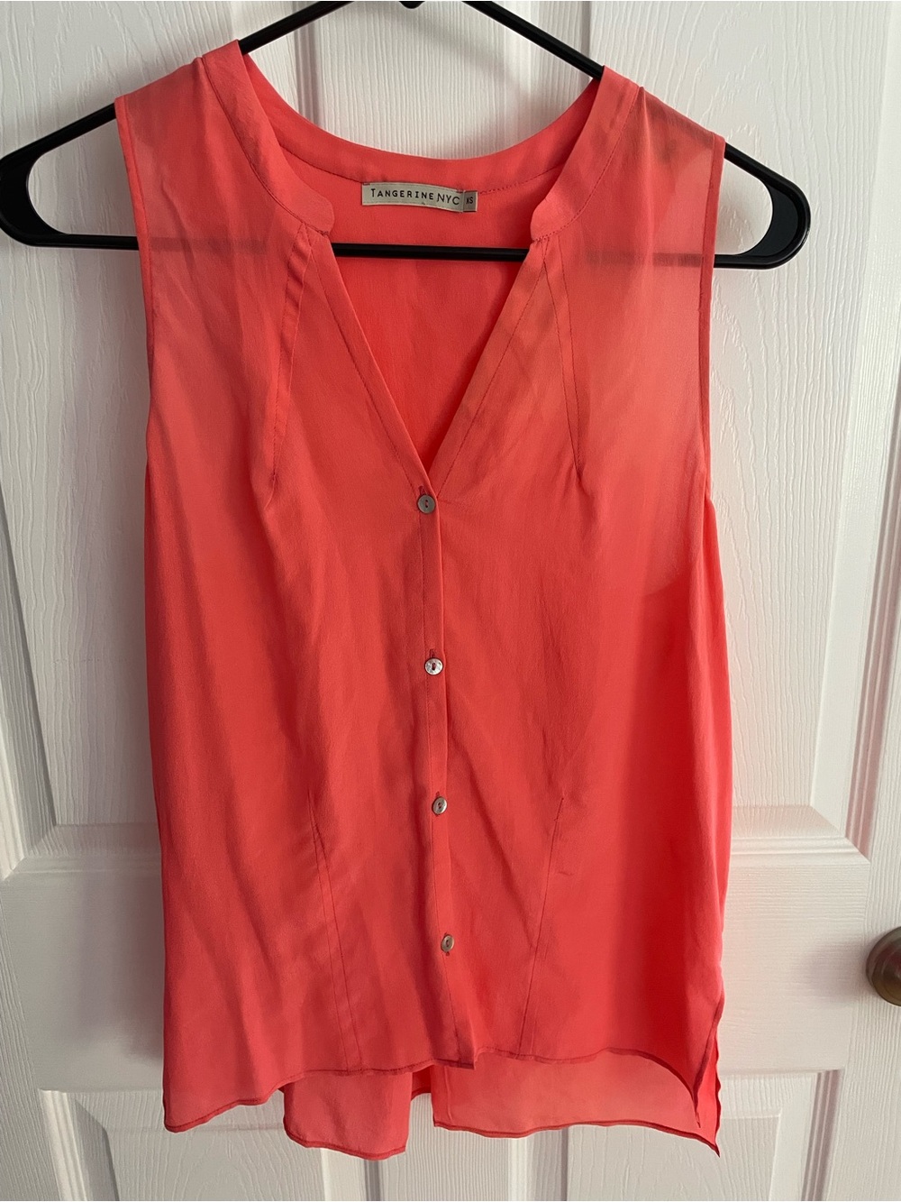 Tangerine NYC Women's Coral Sleeveless Button Front Blouse XS